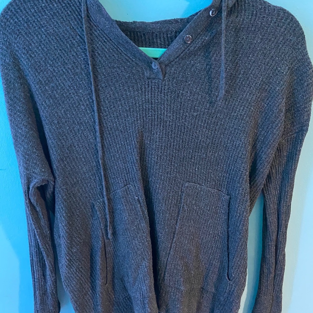 Long sleeve grey top